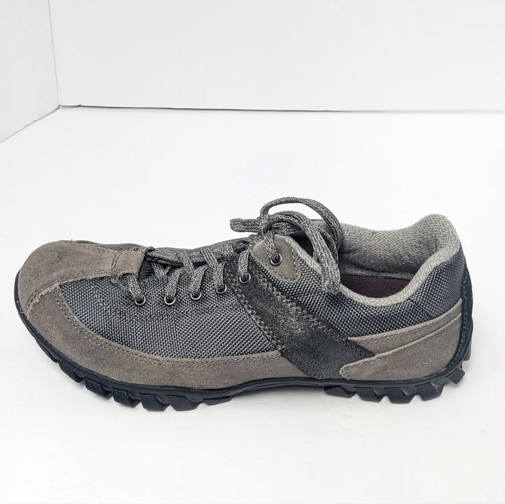 easy spirit explore sneakers